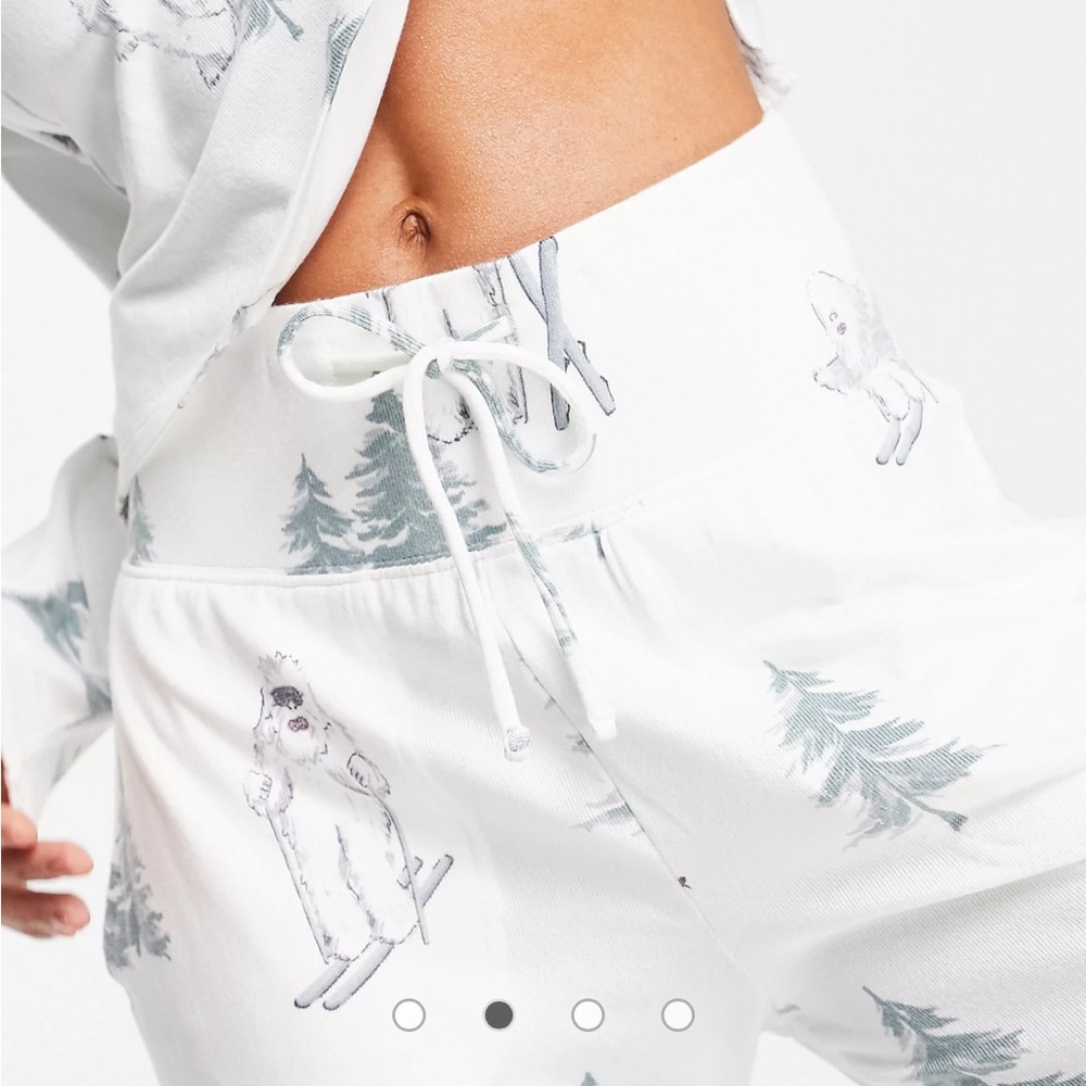 Gilly Hicks tree print/skiing yeti 2pc. Pyjama set in white size small NWT - Picture 13 of 16